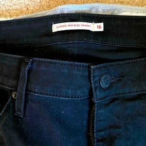 Levi’s Women’s Classic Midrise Skinny Jeans Size 16 Short